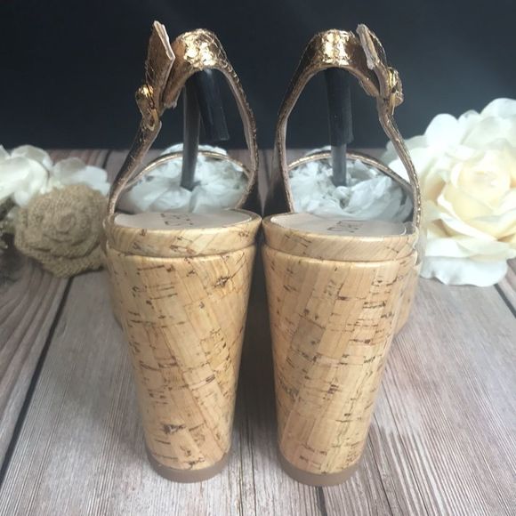 Stuart Weitzman Gold Wedge Sandals - Picture 5 of 8